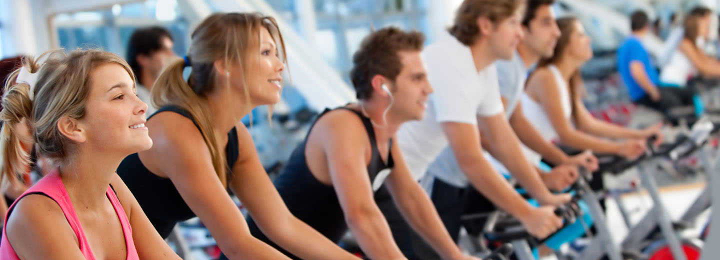 Lớp yoga buổi sáng tại FitZone