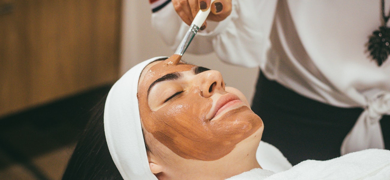 Đắp mặt nạ chăm sóc da chuyên sâu